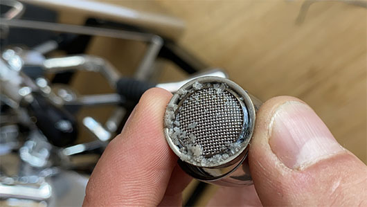 Thee zeefje met kalksteen