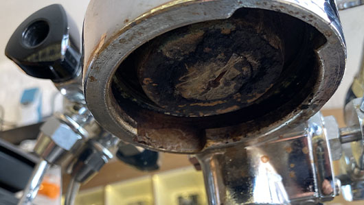 Vieze zwart verkoolde VBM zetgroep